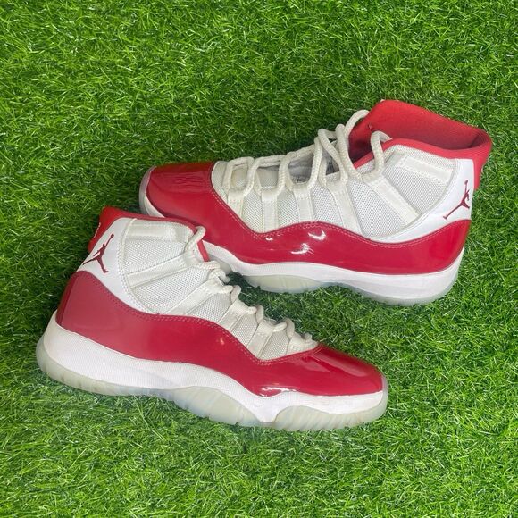 Air Jordan 11 Retro Cherry Size Kid's 7Y - Picture 1 of 7